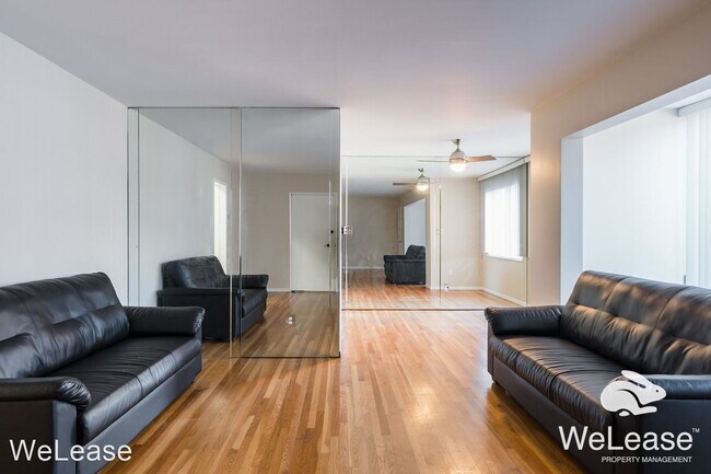 Building Photo - 2 br, 2 bath House - 5369 La Jolla Blvd #15