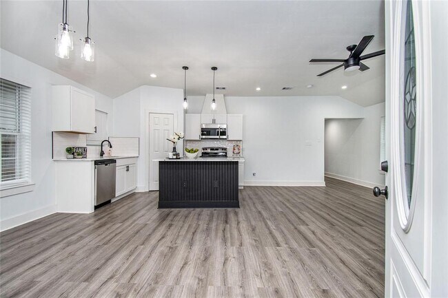 Foto del edificio - 4409 McKinley St