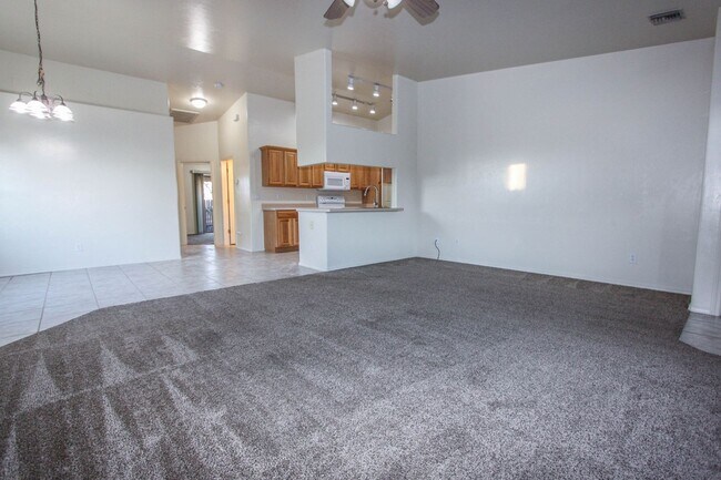 Foto del edificio - 8509 E Leigh Dr