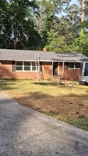 Building Photo - 2551 Huntington Dr