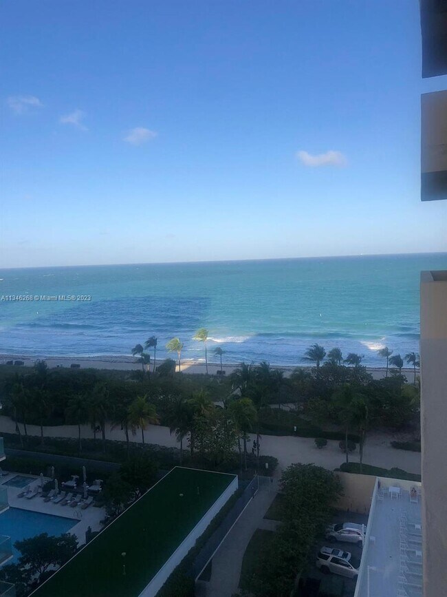 Building Photo - 10185 Collins Ave