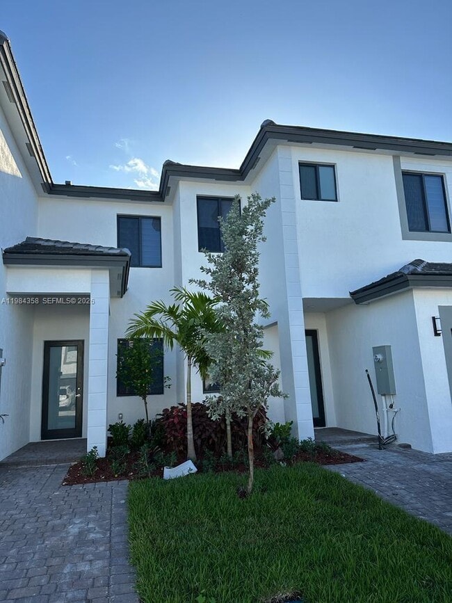 Building Photo - 13637 SW 157th Pl