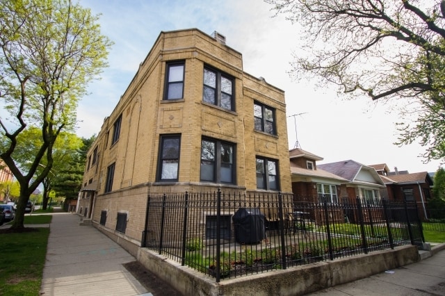 Building Photo - 5105 N Winchester Ave
