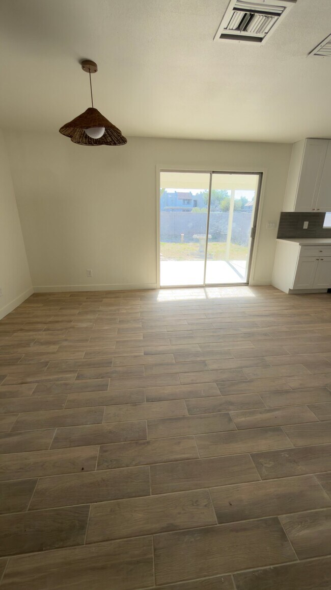 Foto del edificio - 7440 S 46th St.