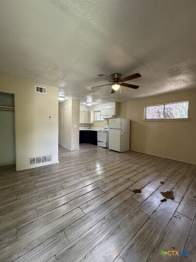 Foto del edificio - 414 E Dunn Ave