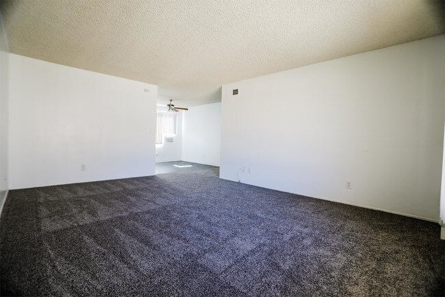 Foto del edificio - 3399 Ruffin Rd