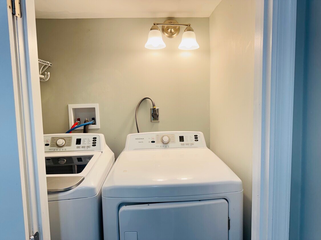 Foto principal - 13104 Bay Hill Dr