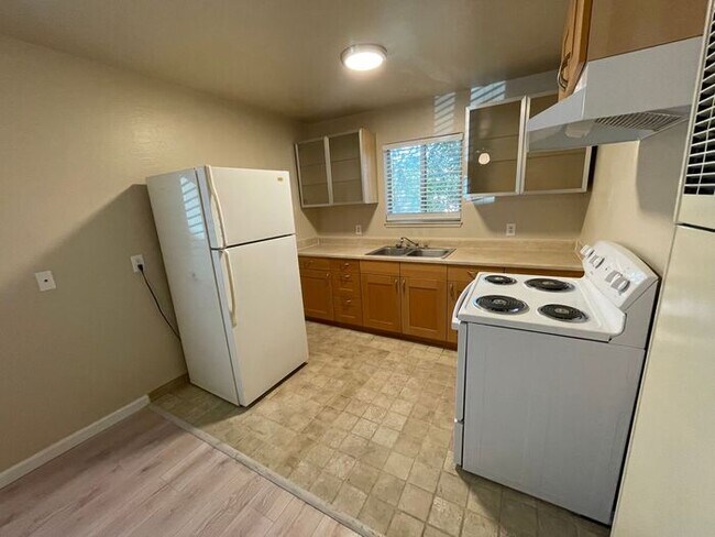 Foto del edificio - 430 E 8th St