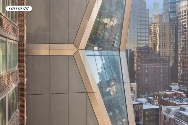 Foto del edificio - 322 W 57th St