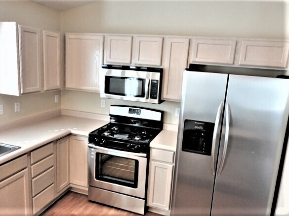 Foto del edificio - 736 Autumn Meadows Dr