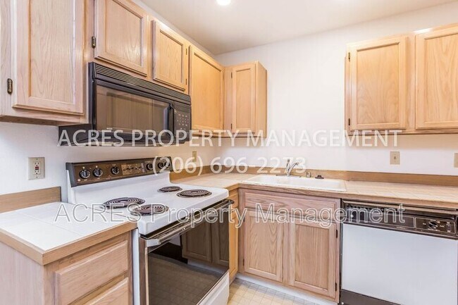 Foto del edificio - 3028 Western Ave