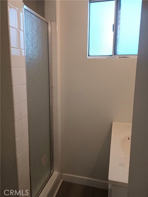 Foto del edificio - 966 E 7th St