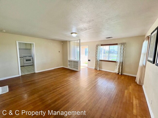 Building Photo - 2 br, 1 bath House - 1720 Cherry Ave