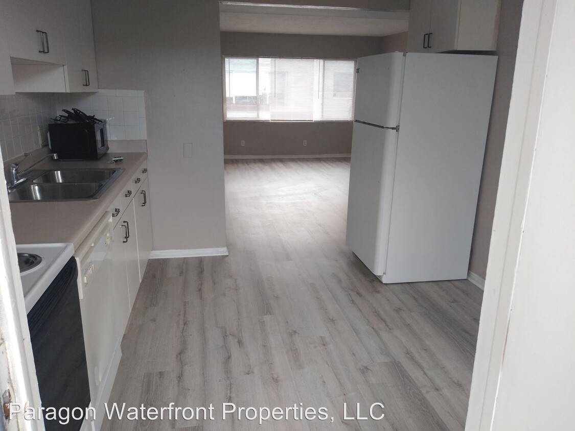Foto principal - 6650 5th Ave N
