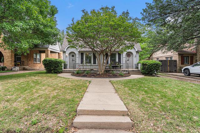 Foto del edificio - 3233 Odessa Ave