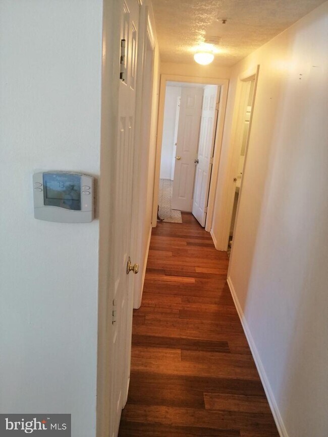 Foto del edificio - 1305 Cedar Crest Ct