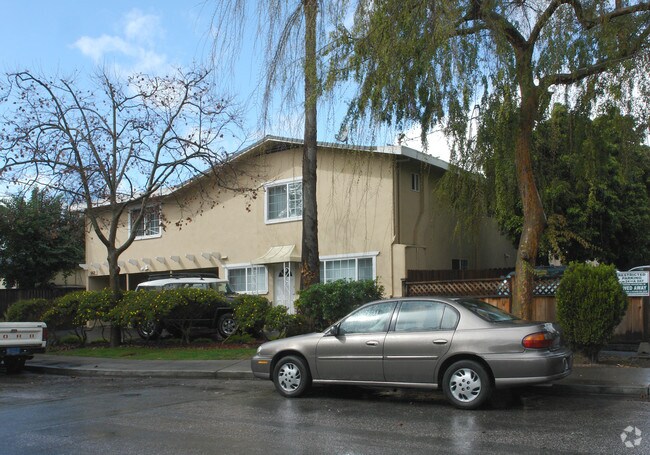 Foto del edificio - 662 Mariposa Ave