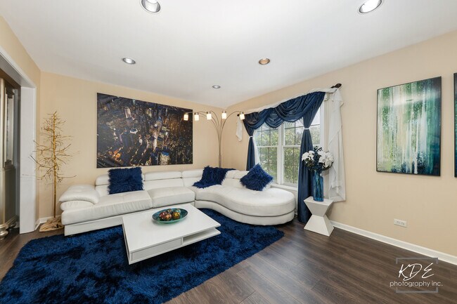 Foto del edificio - 3730 Baybrook Dr