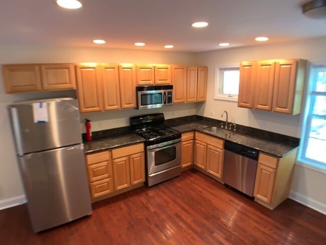 Building Photo - 2023 Federal St