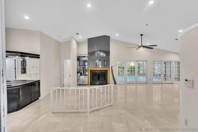 Foto del edificio - 22595 Esplanada Cir