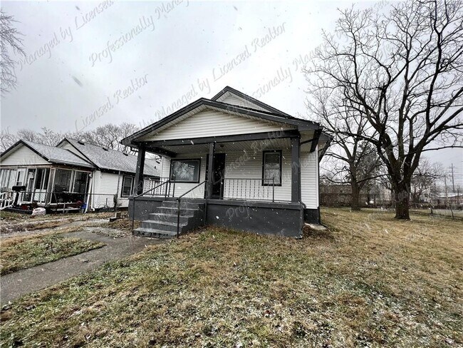 Foto del edificio - 44 Bluecrest Ave