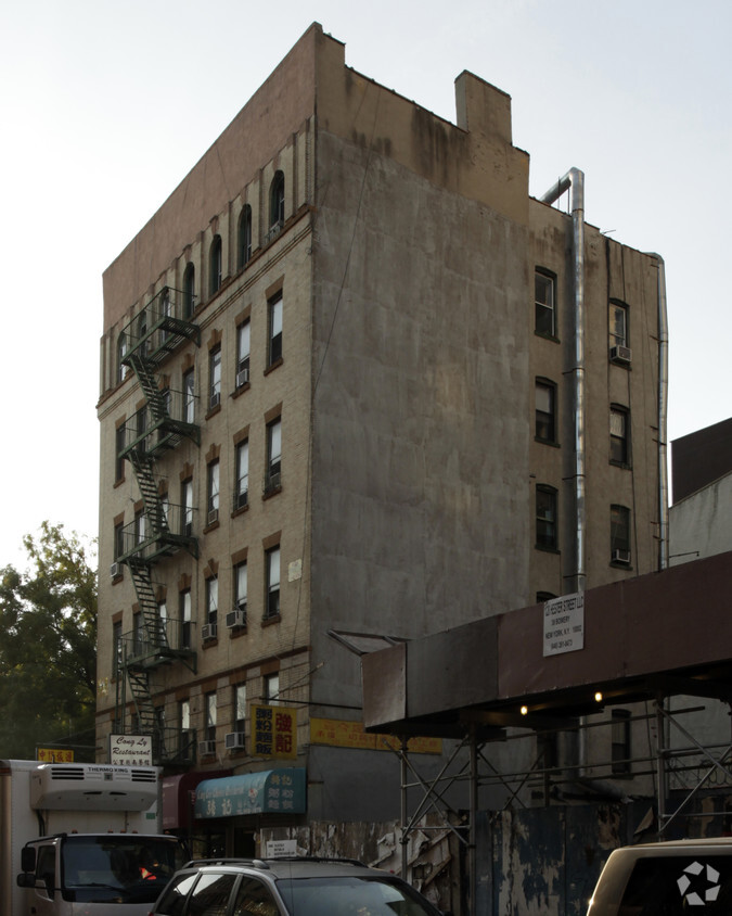 Building Photo - 122-124 Hester St