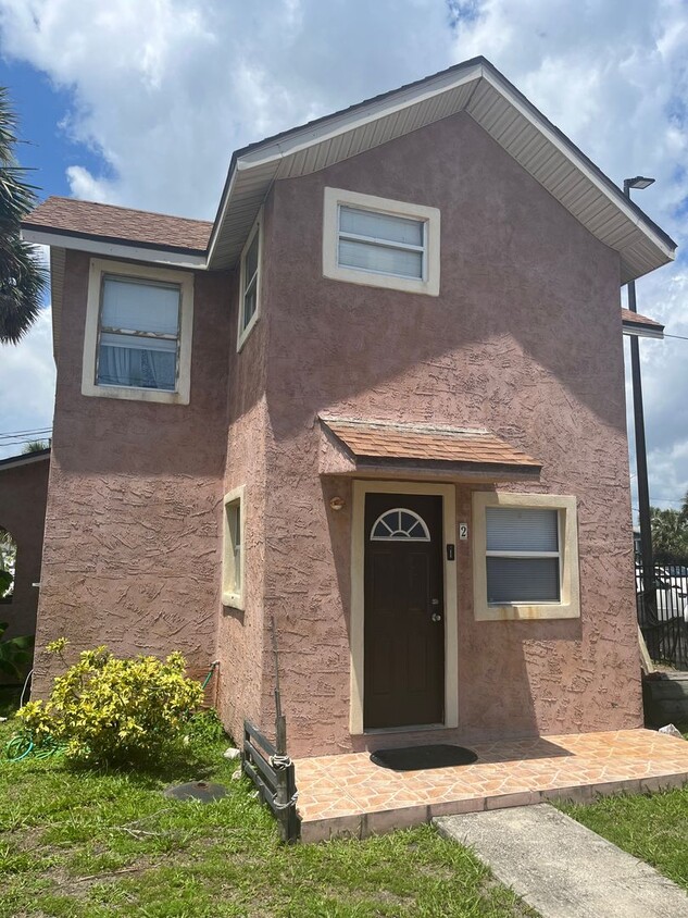 Foto principal - 715 Harvey Ave, Daytona Beach, FL 32118