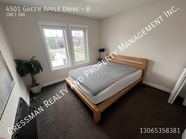 Building Photo - 1 Bed 1 Bath Carriage suite in Regina SK