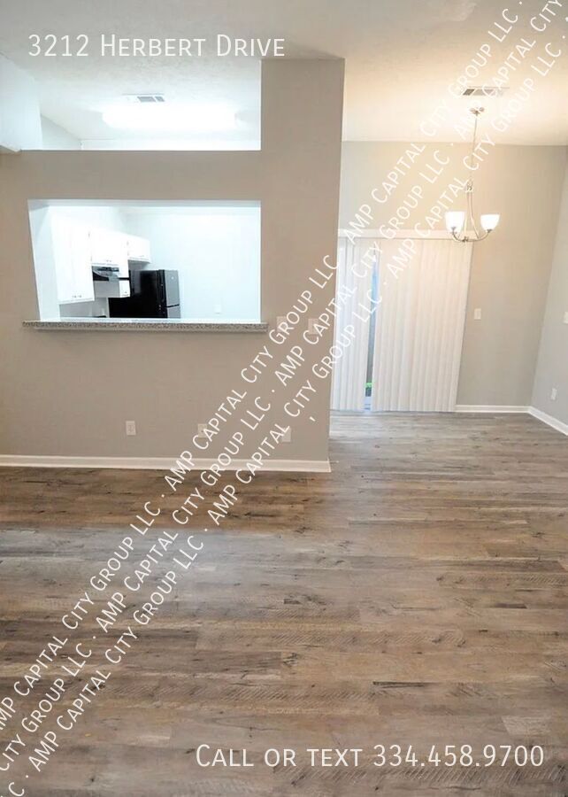 Foto del edificio - 3212 Herbert Dr