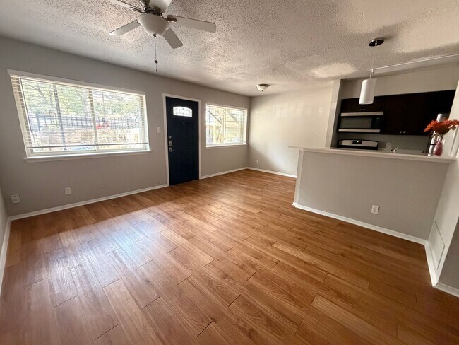 Foto del edificio - 1bed/1bath condo in 78704