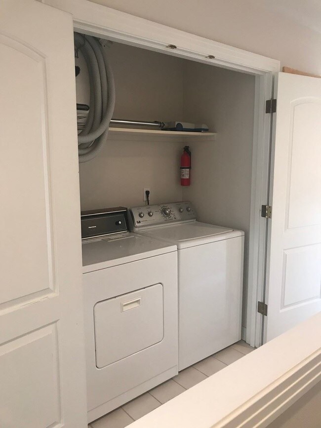 Foto del edificio - 2 br, 2.5 bath House - 2667 NW Thurman Street