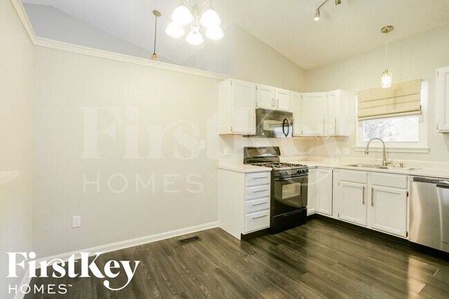 Foto del edificio - 6560 Springview Dr