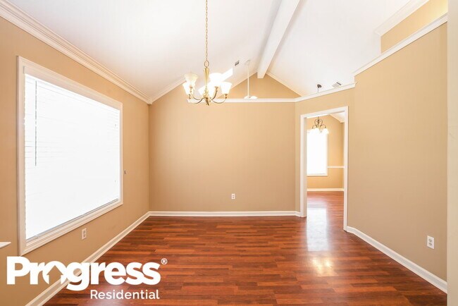 Foto del edificio - 6662 Dawnhill Rd