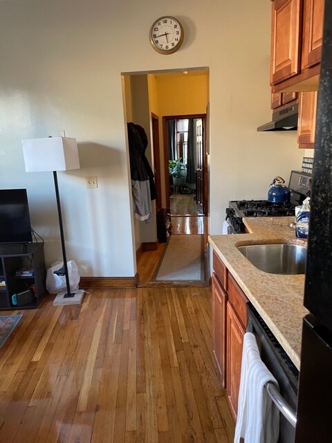 Foto del edificio - 219 Park Dr