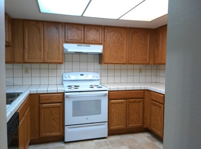 Building Photo - 957 Tyler Way
