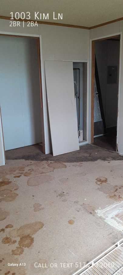 Building Photo - Spacious 2 Bed 2 Bath Mobile home. Handyma...