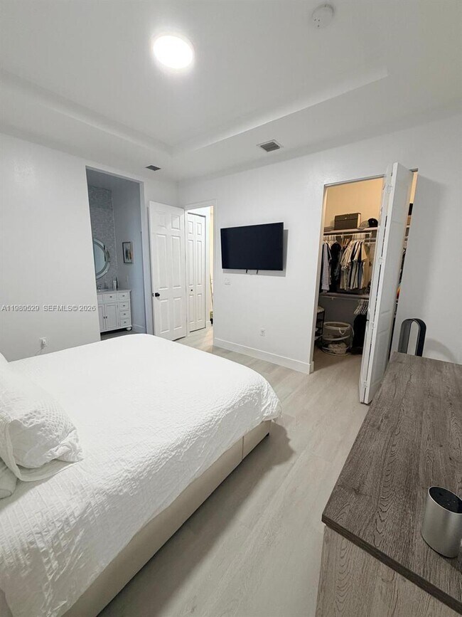 Foto del edificio - 1022 NE 42nd Terrace