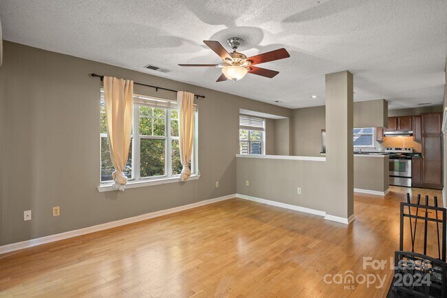 Foto del edificio - 525 Olmsted Park Pl