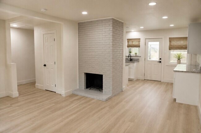 Foto del edificio - 5831 Chinaberry Dr