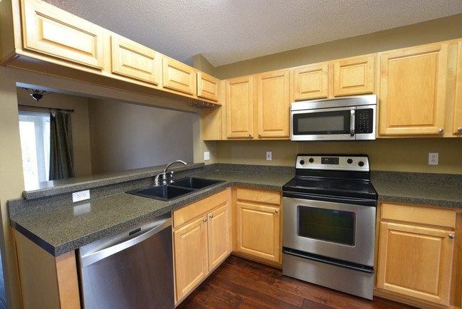 Building Photo - 3 br, 2.5 bath House - 479 Randon Terrace