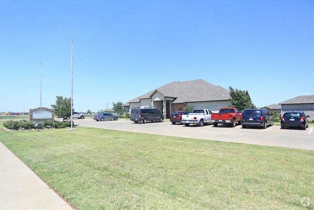 Oficina de arrendamiento - Hillcrest Manor Senior Apartments