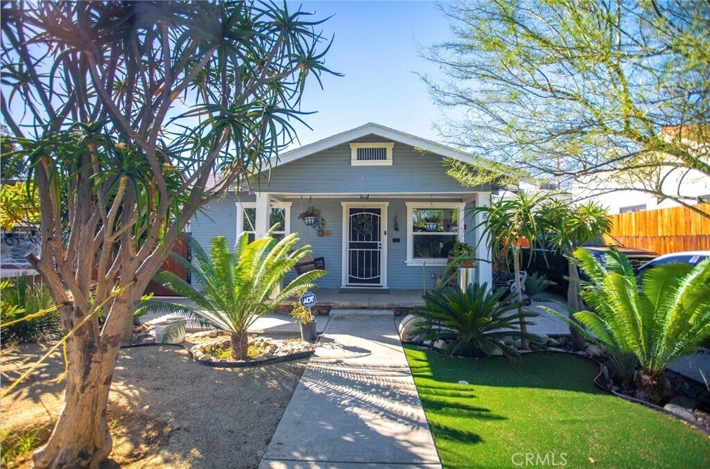 Primary Photo - 481 N 8th Ave