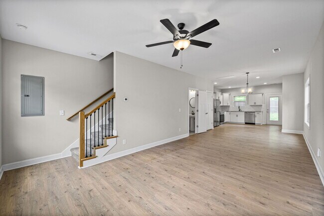 Foto del edificio - 48 Cave Springs Rd