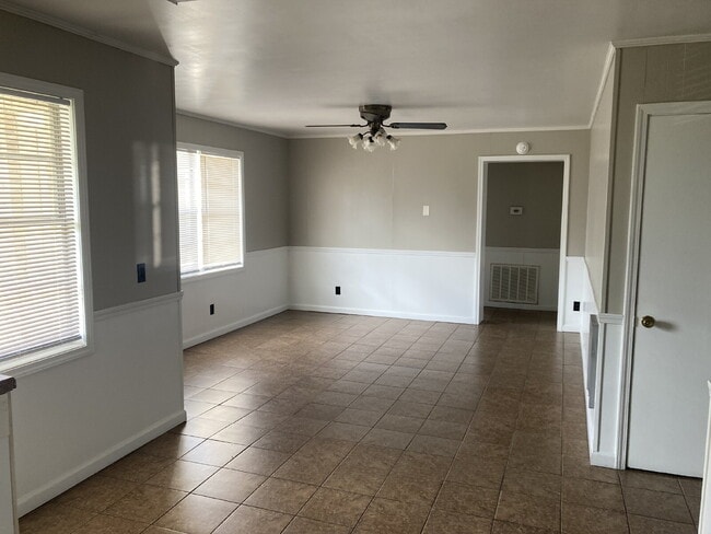 Building Photo - 3-bedroom, 2-bathroom home is located on a dead-end street, offering privacy while still being co...