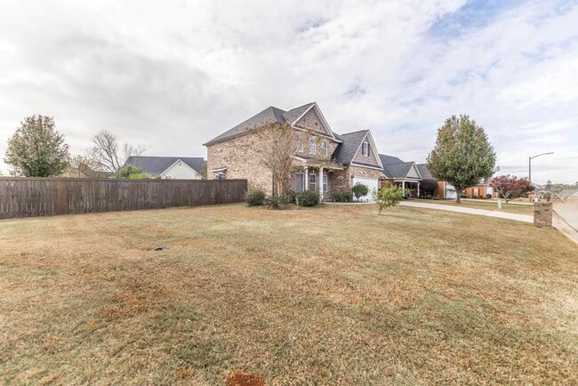 Building Photo - 100 Sandy Springs Dr