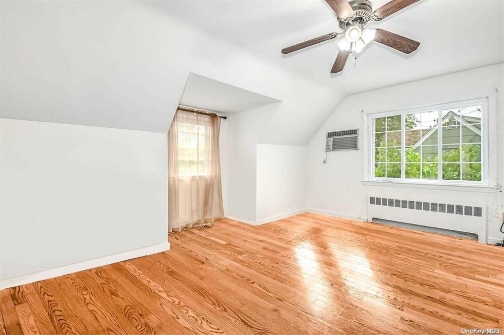 Primary Photo - 100 Willis Ave.