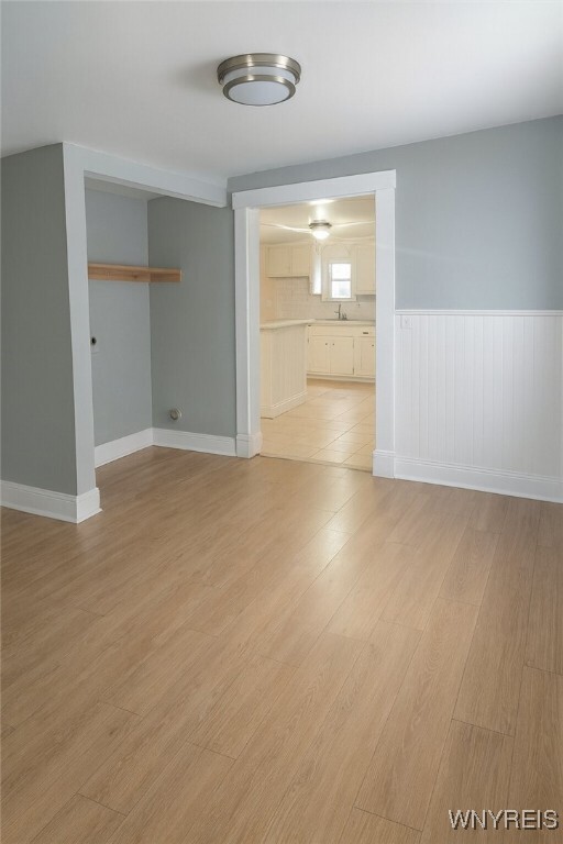 Foto del edificio - 143 Tyler St