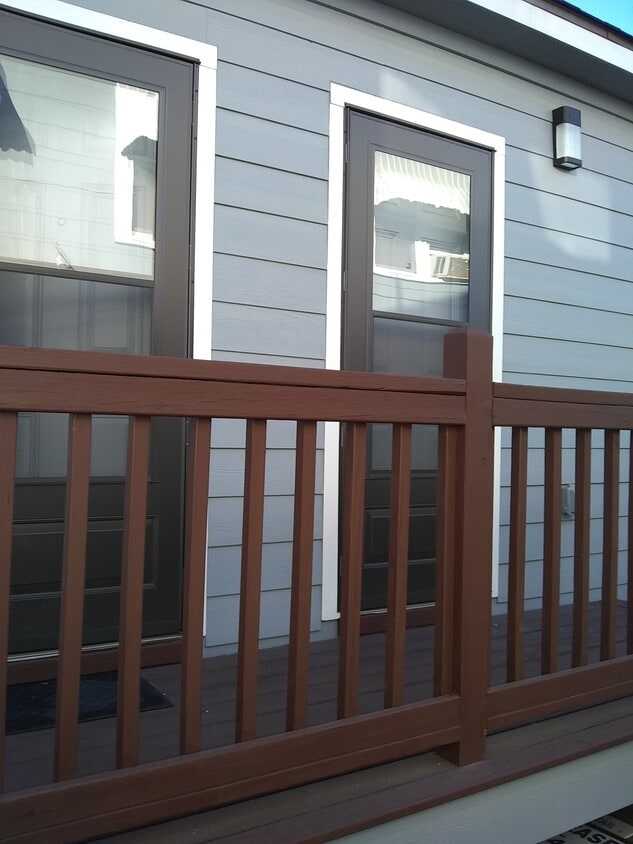 Back door - 2322 Chapman St
