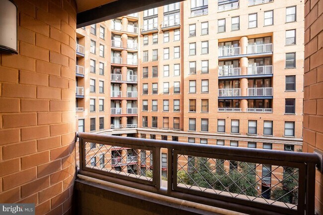 Foto del edificio - 616 E St NW