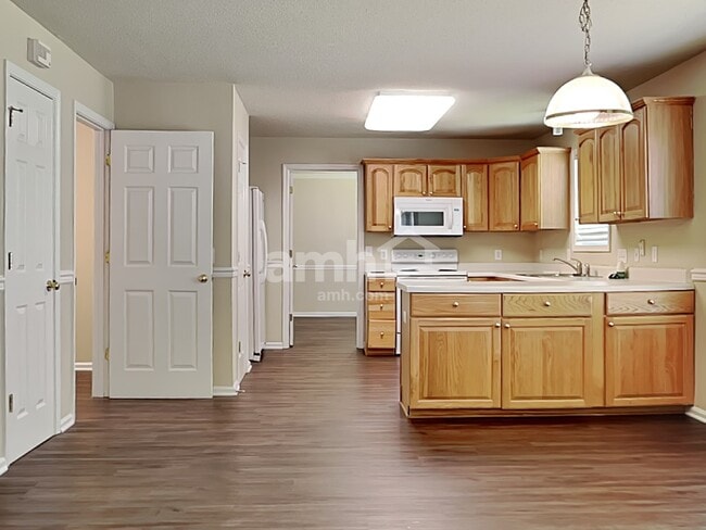 Foto del edificio - 3321 Dairy Point Dr